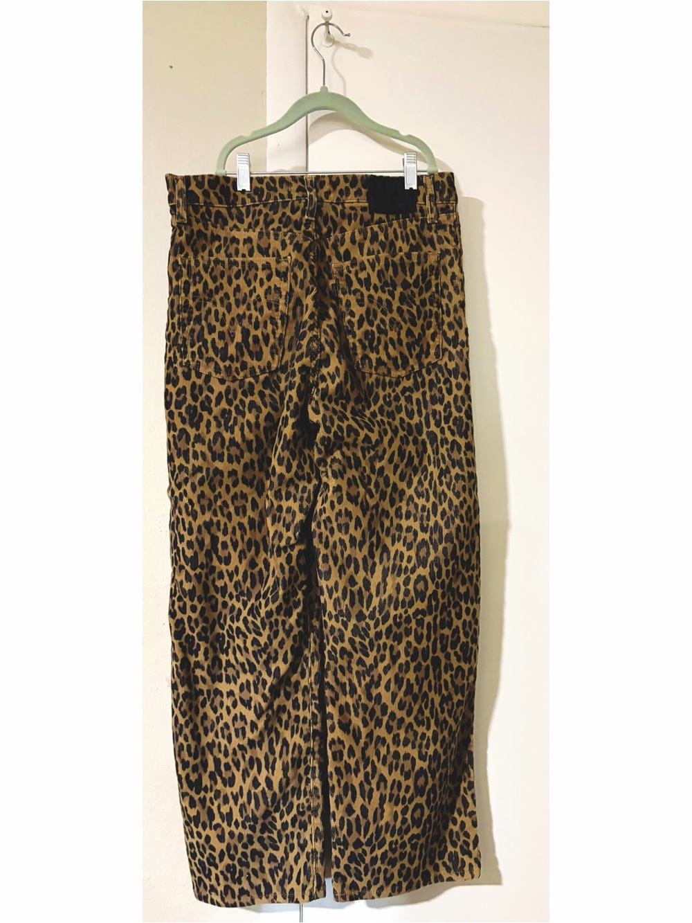 Levi’s ribcage jeans in cheetah print - Picture 4 of 6